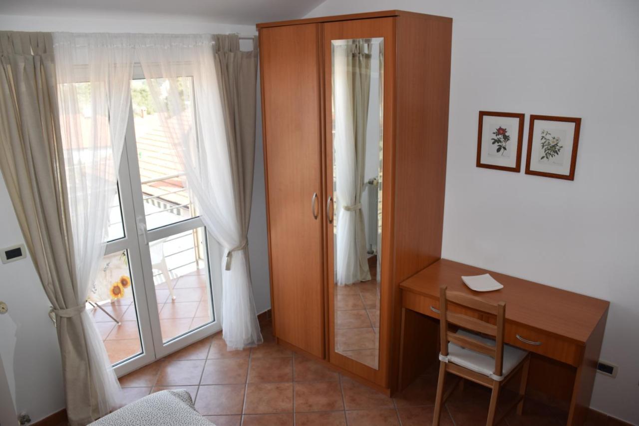 Rooms And Apartments Robert Rovinj Bagian luar foto